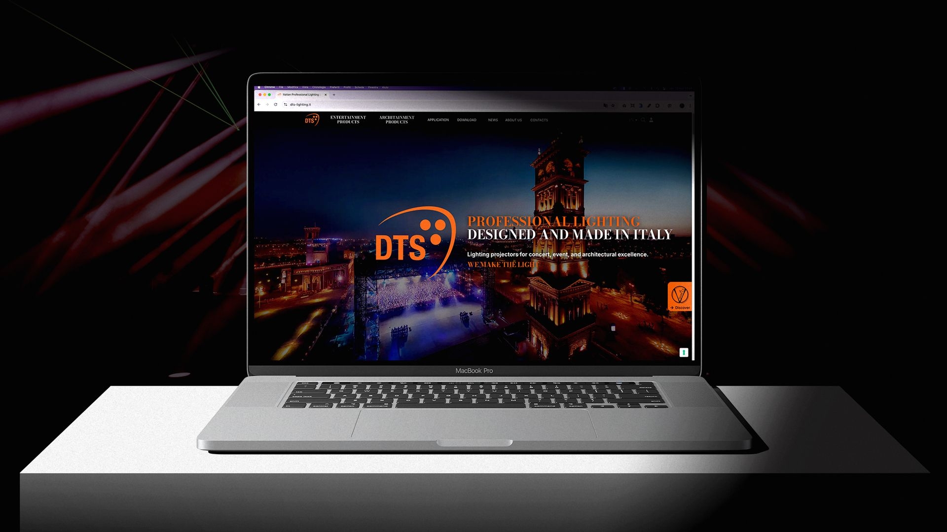 Sito web di DTS Lighting visualizzato su laptop, con homepage dedicata alle soluzioni di illuminazione professionale